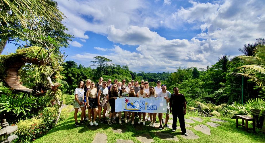 Jongerenreis Bali groepsfoto